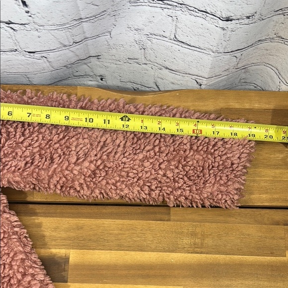 Abercrombie Kids Pink Teddy Jacket Plush Fuzzy Texture - Picture 7 of 9